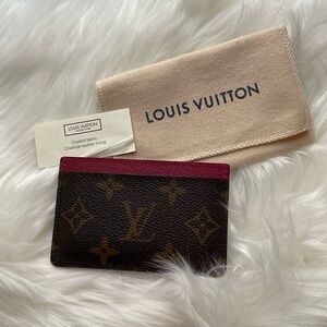 (PRICE IS FIRMED) 💯% Authentic Louis Vuitton Mono Women’s Card case